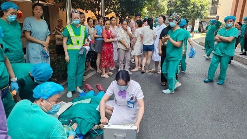 雅安仁康醫(yī)院舉行應(yīng)急疏散演練