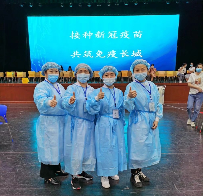 雅安仁康醫(yī)院接種疫苗護士