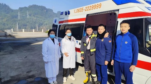 <i style='color:red'>雅安仁康</i>醫(yī)院護(hù)航2025年度全市消防職業(yè)技能大賽